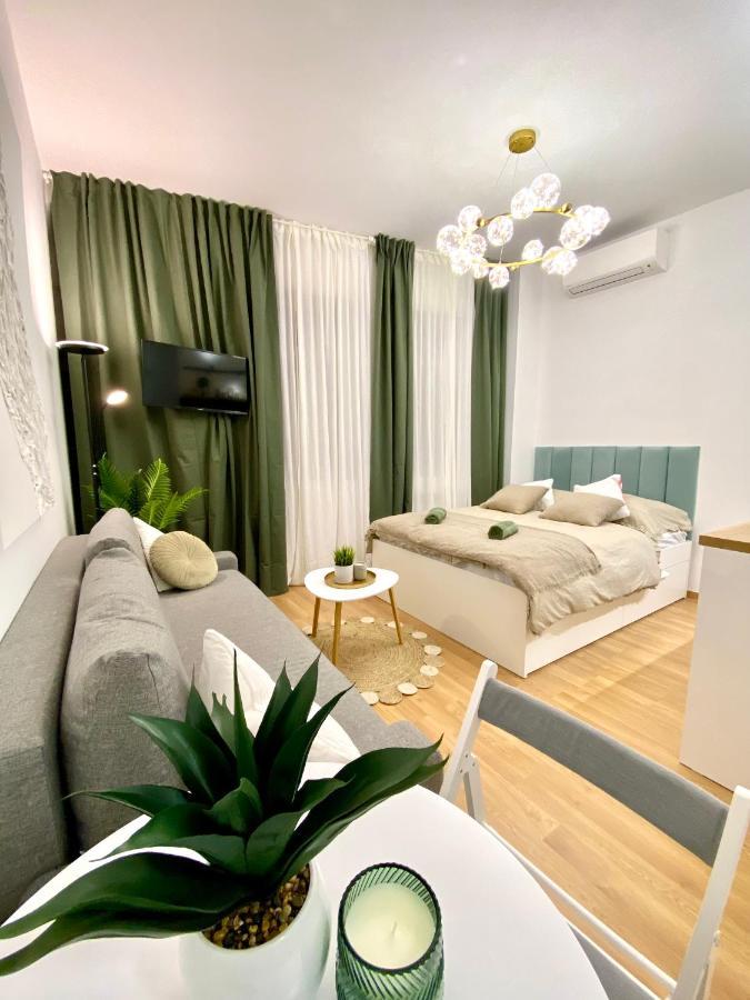 Brand New Design Studio Emerald - Old Town A/C Братислава Екстериор снимка