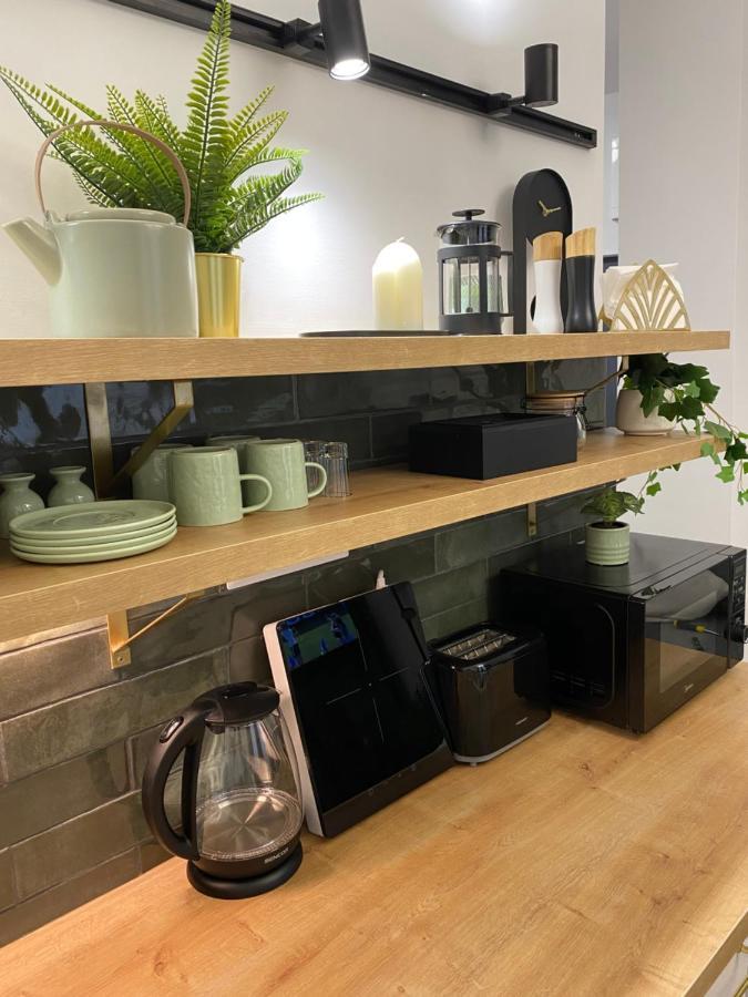 Brand New Design Studio Emerald - Old Town A/C Братислава Екстериор снимка